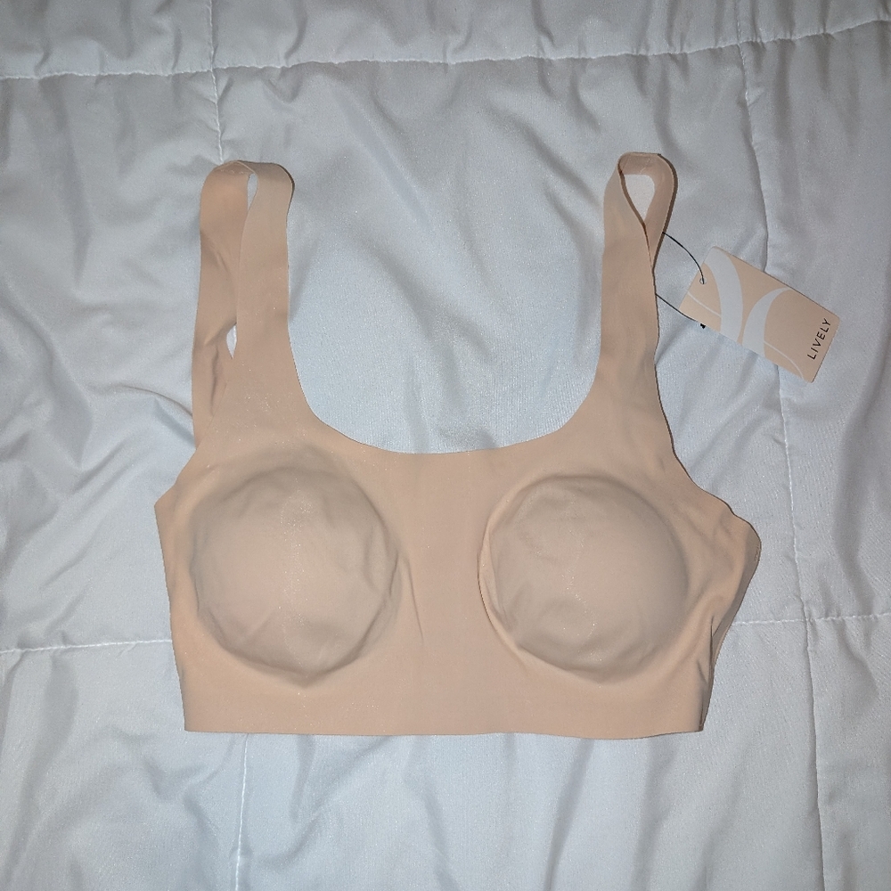 NWT Lively Sleek Scoop Bralette Size M